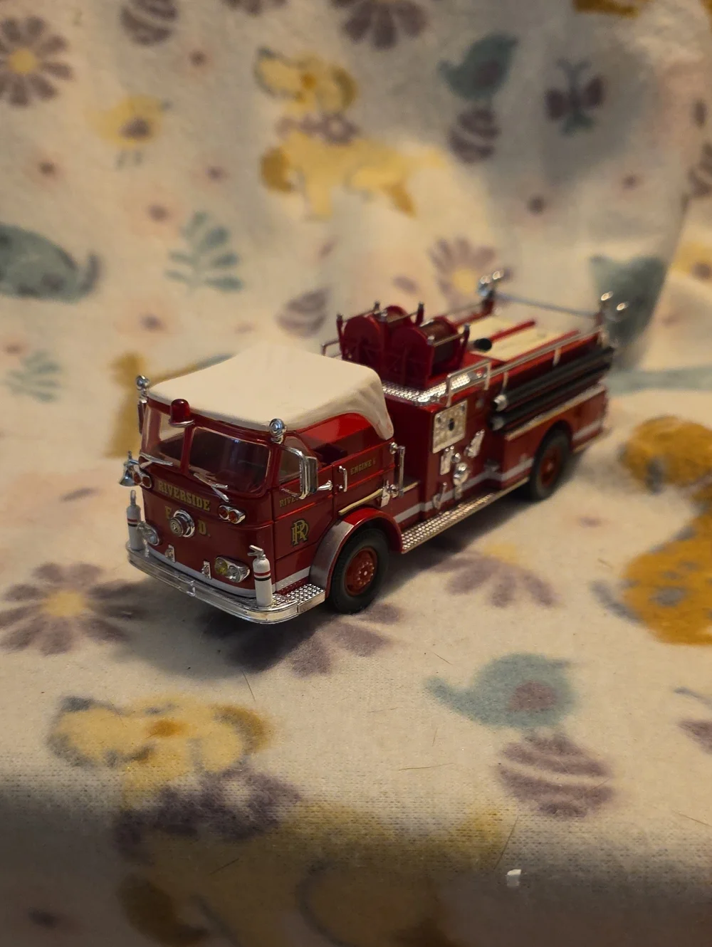 1/50 scale Corgi diecast model of a Seagrave K open cab pumper